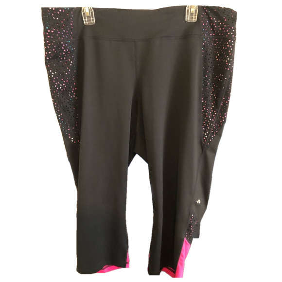 Women’s Ideology Plus Sized 2X/3X - Matching Capri Leggings & Shorts COMBO DEAL - Picture 1 of 6